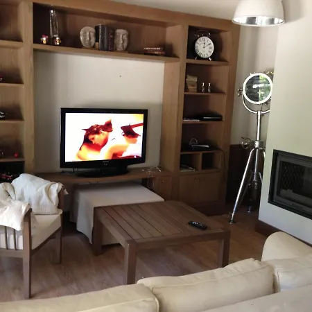 Sani Leventis, Apollon And Sokrates Corner فيلة *